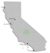 Mapa de California que muestra las principales ciudades, con el condado de Tulare resaltado en verde